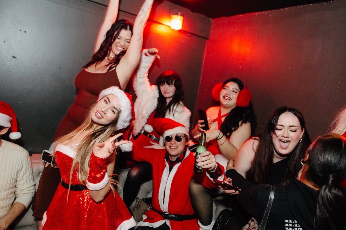 red dress bar crawl san francisco Red Dress Bar Crawl enlivens Castro